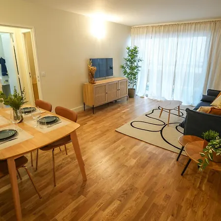 Apartment 15